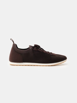 Sinsay - Sneakersy z siateczką i wstawkami z imitacji zamszu - brązowy