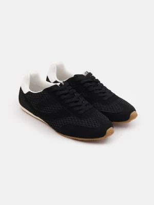 Sinsay - Sneakersy z siateczką i wstawkami z imitacji zamszu - czarny