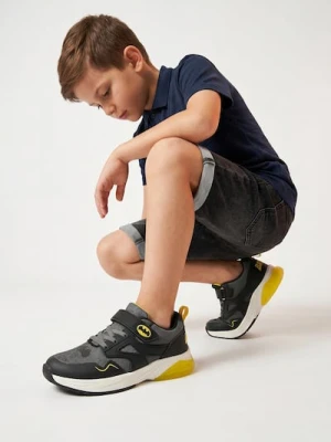 Sinsay - Sneakersy ze świecącą podeszwą LED Batman - wielobarwny