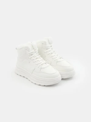 Zdjęcie produktu Sinsay - Sneakersy zimowe z futerkiem - biały