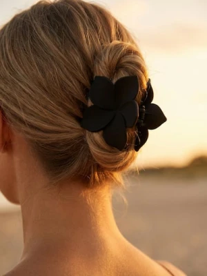 Sinsay - Spinka do włosów w kształcie kwiatka - czarny