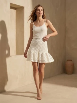 Sinsay - Spódnica mini w szydełkowe kwiaty - kremowy