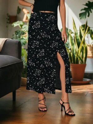 Sinsay - Spódnica z kwiatowym printem i ozdobnym rozcięciem u dołu - czarny
