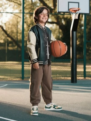 Sinsay - Spodnie cargo ze ściągaczami - brązowy