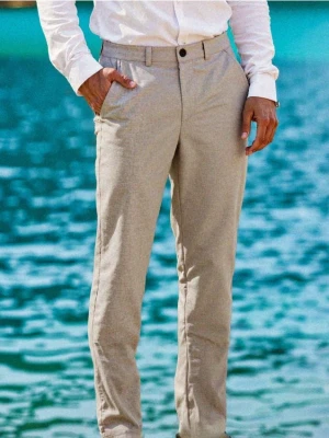 Sinsay - Spodnie chino slim fit w kratę - kremowy