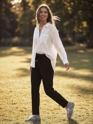 Sinsay - Spodnie cygaretki z dzianiny z wiskozą - czarny