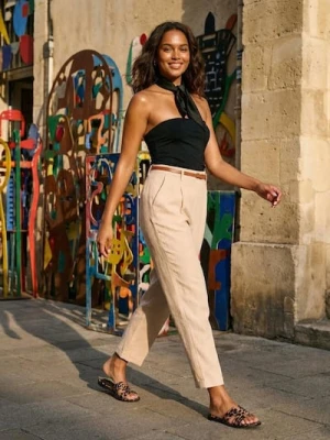 Sinsay - Spodnie cygaretki z paskiem - kremowy