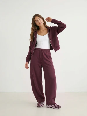 Sinsay - Spodnie dresowe barrel fleece - czerwony