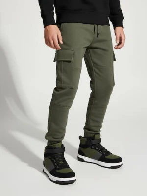 Sinsay - Spodnie dresowe cargo loose - zielony