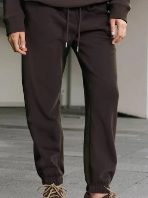 Sinsay - Spodnie dresowe jogger - brązowy