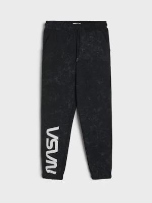 Sinsay - Spodnie dresowe loose z efektem sprania - czarny