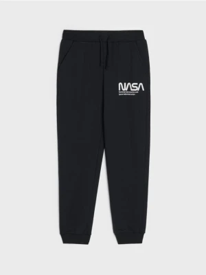 Sinsay - Spodnie dresowe NASA - czarny
