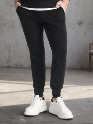 Sinsay - Spodnie dresowe slim jogger - czarny