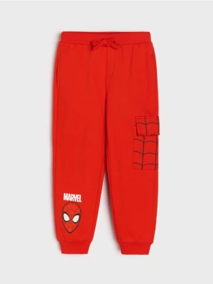 Sinsay - Spodnie dresowe Spider-Man - czerwony