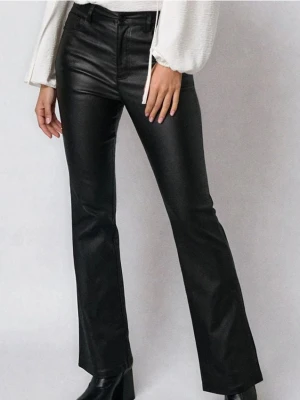 Sinsay - Spodnie dzwony - czarny