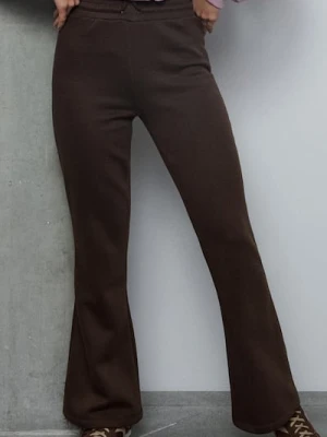 Sinsay - Spodnie flare basic - brązowy