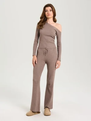 Sinsay - Spodnie flare - beżowy