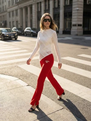 Sinsay - Spodnie flare z ozdobnymi rozcięciami - czerwony