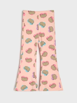 Sinsay - Spodnie flare ze wzorem Pusheen The Cat - różowy