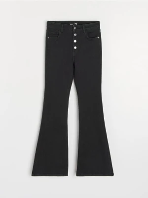 Sinsay - Spodnie jeansowe flare - czarny