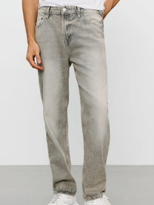 Sinsay - Spodnie jeansowe - kremowy