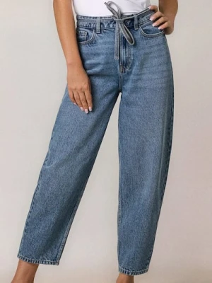 Sinsay - Spodnie jeansowe z wysokim stanem - niebieski