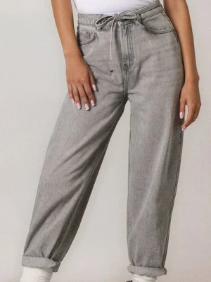 Sinsay - Spodnie jeansowe z wysokim stanem - szary