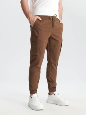 Sinsay - Spodnie jogger - brązowy