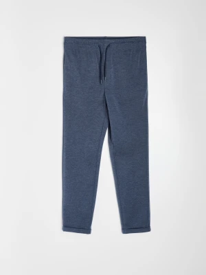 Sinsay - Spodnie jogger slim fit z domieszką wiskozy - granatowy