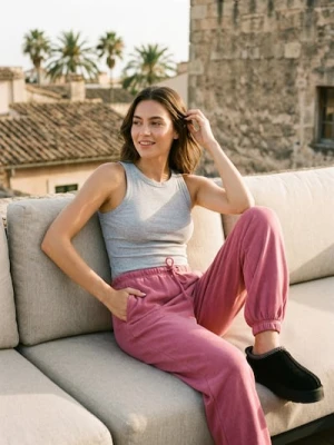 Sinsay - Spodnie jogger ze ściągaczami - różowy