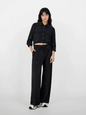 Sinsay - Spodnie materiałowe z szeroką nogawką - czarny