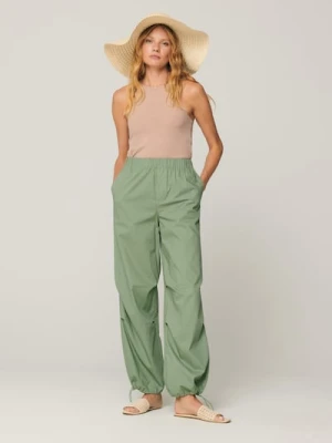 Sinsay - Spodnie parachute - zielony