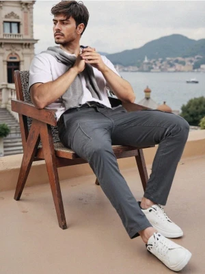 Sinsay - Spodnie slim cargo - szary