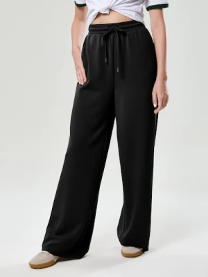 Sinsay - Spodnie soft touch z dodatkiem wiskozy - czarny