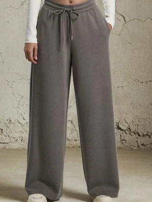Sinsay - Spodnie soft touch z dodatkiem wiskozy - szary