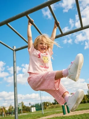 Sinsay - Spodnie tkaninowe w paski - różowy