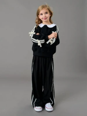 Sinsay - Spodnie tkaninowe z ozdobną koronką - czarny