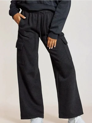 Sinsay - Spodnie wide leg cargo - czarny
