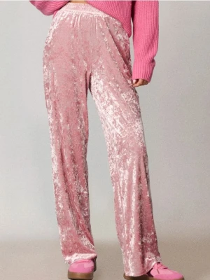 Sinsay - Spodnie wide leg z gniecionego weluru - różowy