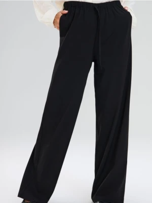 Sinsay - Spodnie wide leg z kieszeniami - czarny