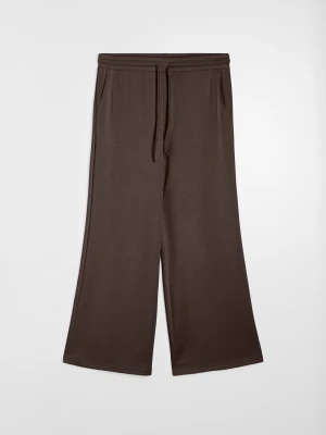 Sinsay - Spodnie wide leg z kieszeniami i domieszką wiskozy, soft touch - brązowy