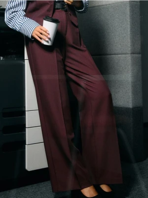 Sinsay - Spodnie wide leg z zakładkami - bordowy