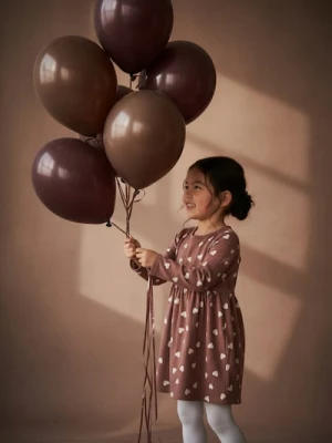 Sinsay - Sukienka dresowa ze wzorem w serca - brązowy