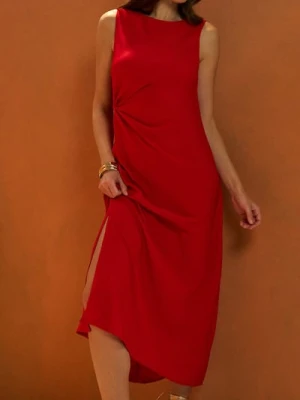 Sinsay - Sukienka midi o klasycznym kroju - czerwony