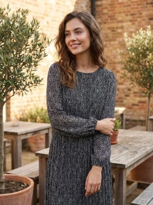 Sinsay - Sukienka midi z długim rękawem i motywem kwiatowym - czarny