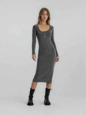 Sinsay - Sukienka midi z guzikami przy dekolcie - szary