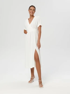 Sinsay - Sukienka midi z marszczeniami - kremowy