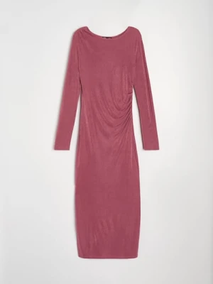 Sinsay - Sukienka midi z marszczeniem i rozcięciem - różowy