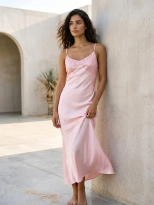 Sinsay - Sukienka midi z ozdobnymi cekinami na ramiączkach - różowy