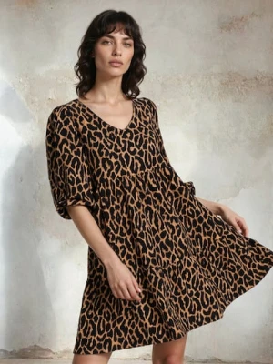 Sinsay - Sukienka mini babydoll w panterkę - brązowy